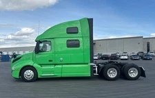2022 VOLVO VNL64T860