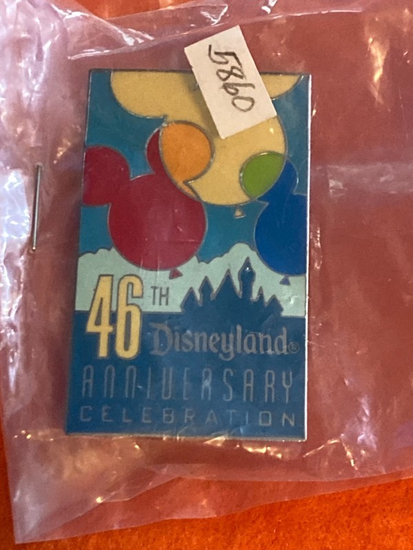 5860    DLR - Mickey Head Balloons - 46th Anniversary Disneyland Celebration