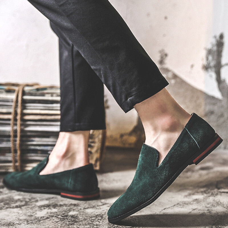 Men Retro Suede Pointed Toe Loafers 