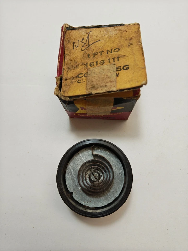 Дульная катушка и корпус карбюратора 1954-1959 Plymouth Carter 6 цилиндров 1618111 новые из старых запасов - Изображение 4 из 4