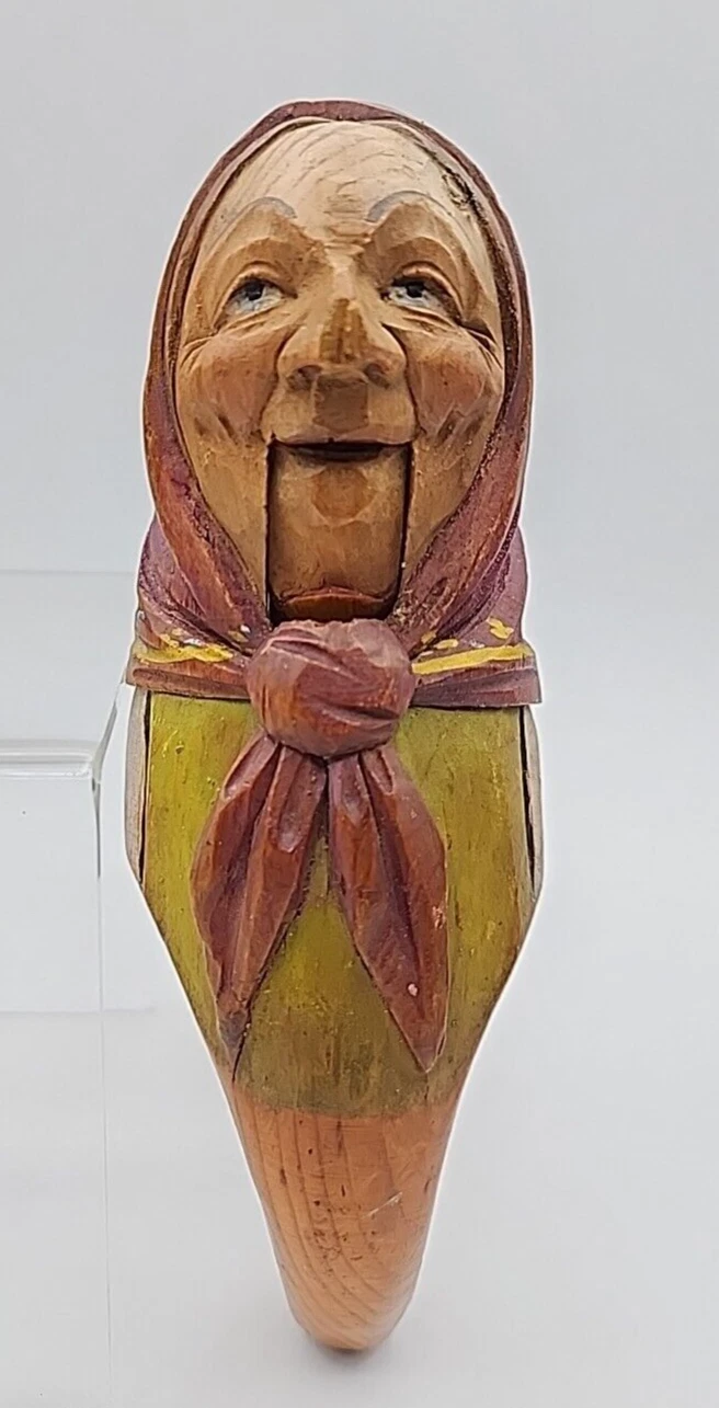 ANRI Nutcracker Old Smiling Woman ca 7 1/2" Tall with Made in Italy Sticker