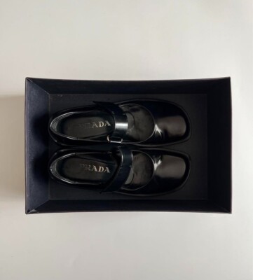 SS1998 PRADA WOMEN ENAMEL SHOES