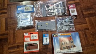 OO/HO Model Railway Building Kits & Lineside Accessories Lot Dapol Wills Ratio H