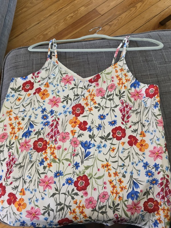 Skies Are Blue Colorful Cami Camisole Women’s Size Small NEW Tank floral silky