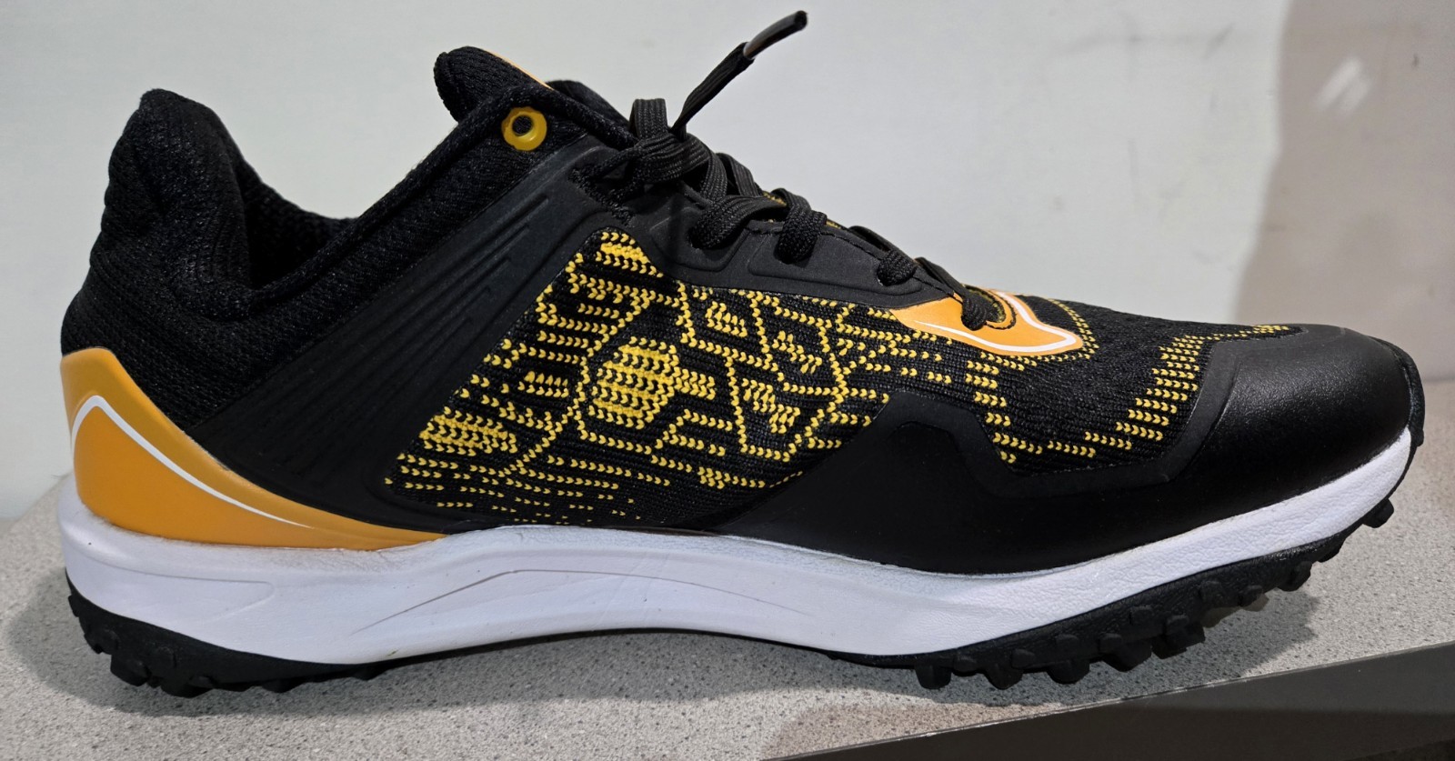 Boombah Turf Shoes Mens Yellow Black Size 10.5