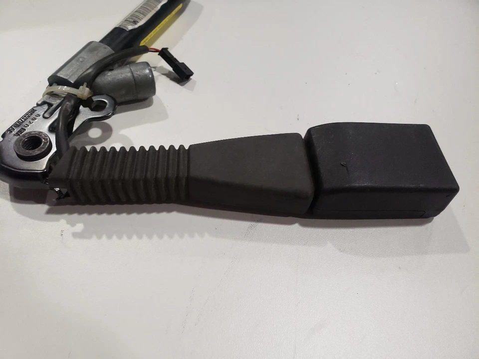 Пряжка переднего правого ремня безопасности - 2009 BMW X5 E70 - 08-14 OEM 3065664 - Изображение 4 из 4