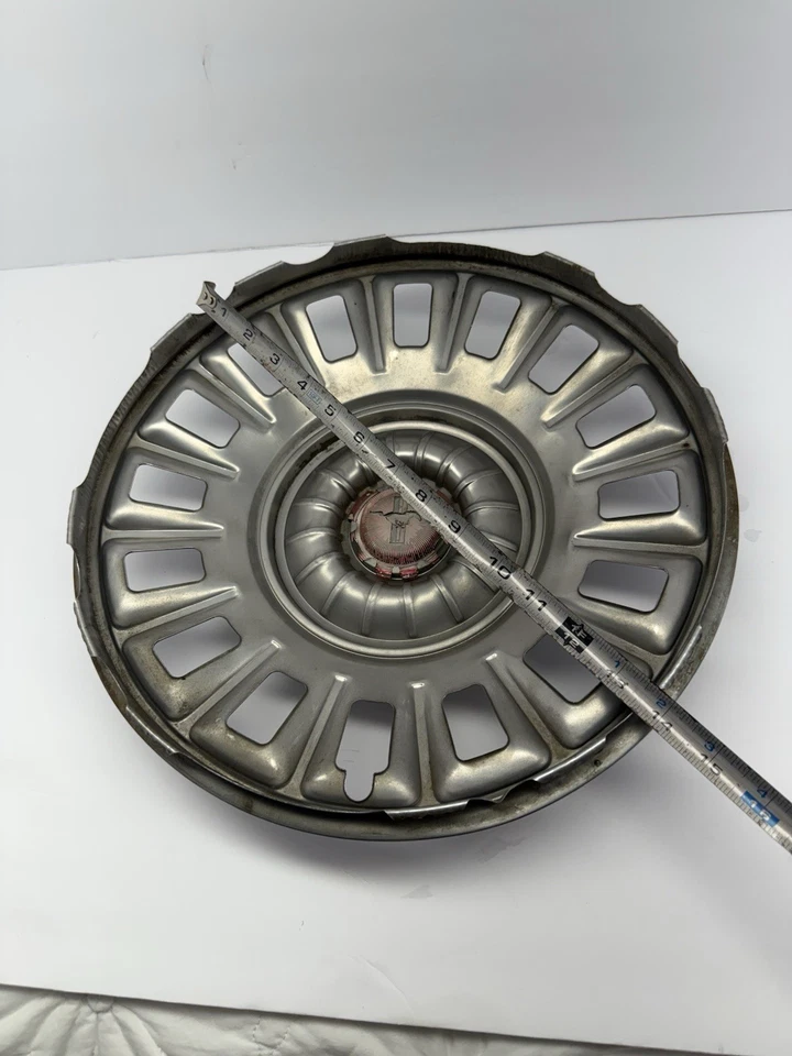 Ford OEM 1967 1968 Mustang Deluxe 14" metal cromo y gris tapacubos cubierta de rueda Foto 3 de 3