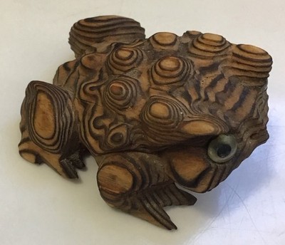 森田　藻己　木彫　亀　置物　トヒト　w約12.5㎝　東S8-0529☆新 VTG Japanese SUGI Cryptomeria Carved Wood Frog/Toad Sculpture 2” X