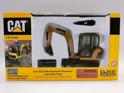 Norscot 302.5 MiniHydraulic Excavator 1/32 Cat GkR99 eBay UK