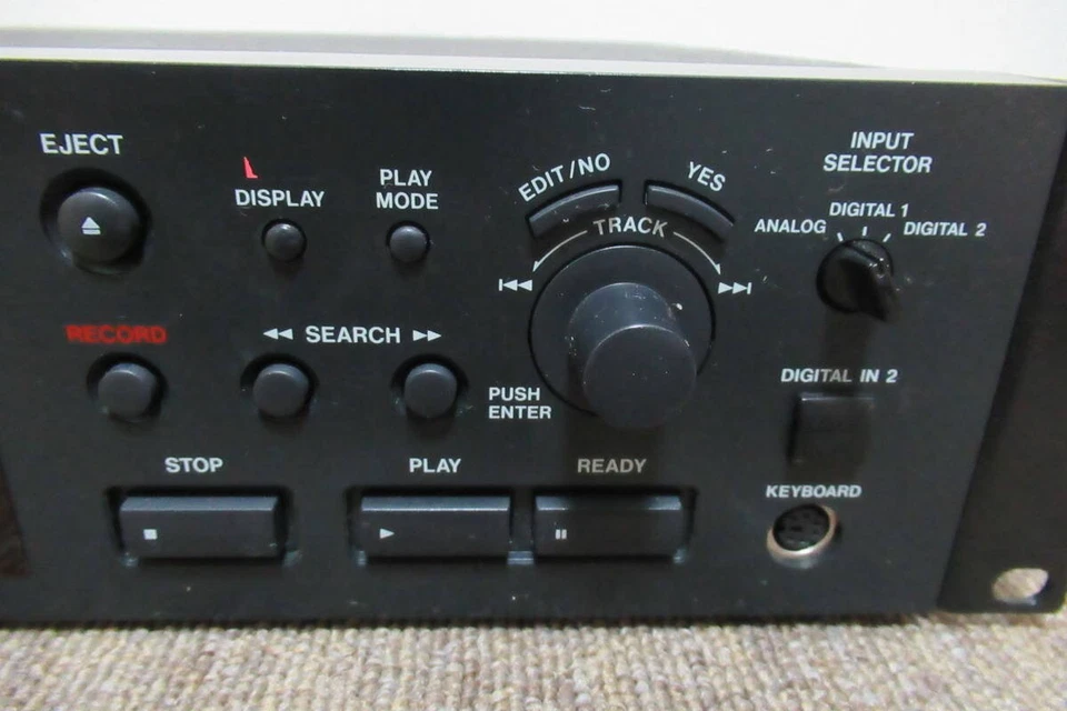 Tascam MD-350 Mini Disc Player Recorder MD Deck - Photo 3/4