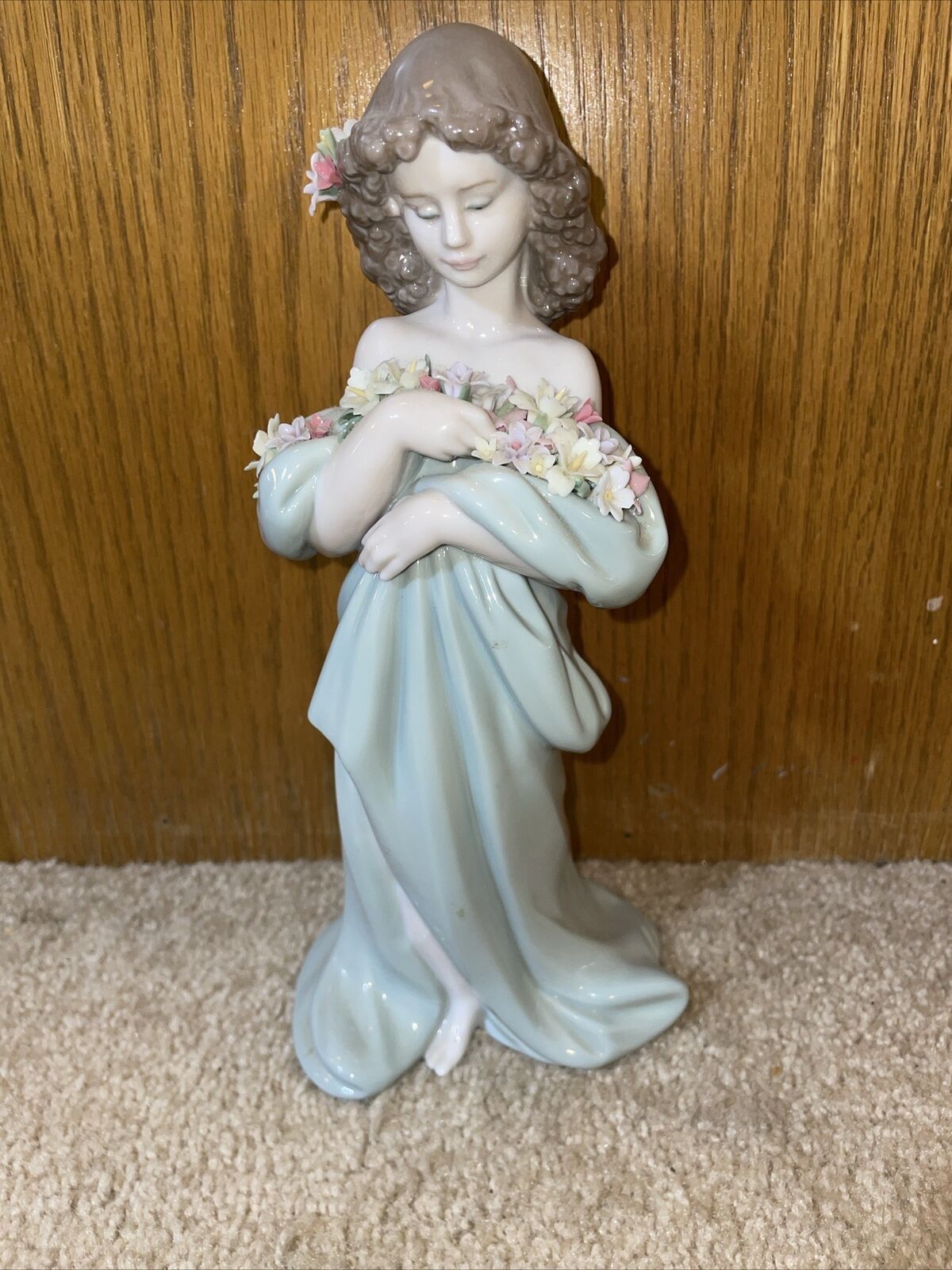 Lladro Petals Of Love # 6346 Porcelain Figurine  Hand Made From Spain Mint Cond