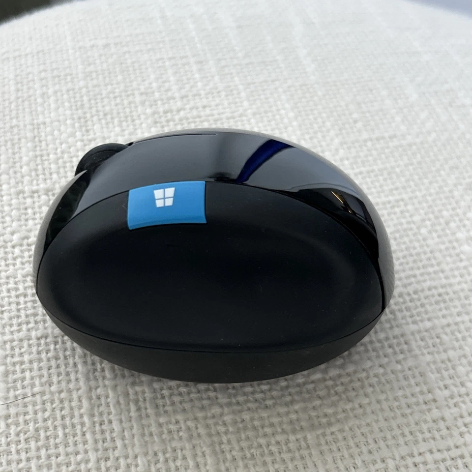 GENUINE Microsoft Sculpt Ergonomic Mouse Model 1560 with USB Dongle - Black - Image 2 of 4