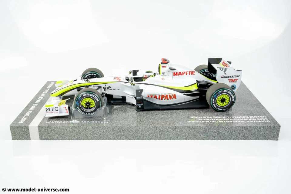 Minichamps - 1:18 Brawn GP BGP001 No.22 Jenson Button World Champion Brazilia... - Image 4 of 4