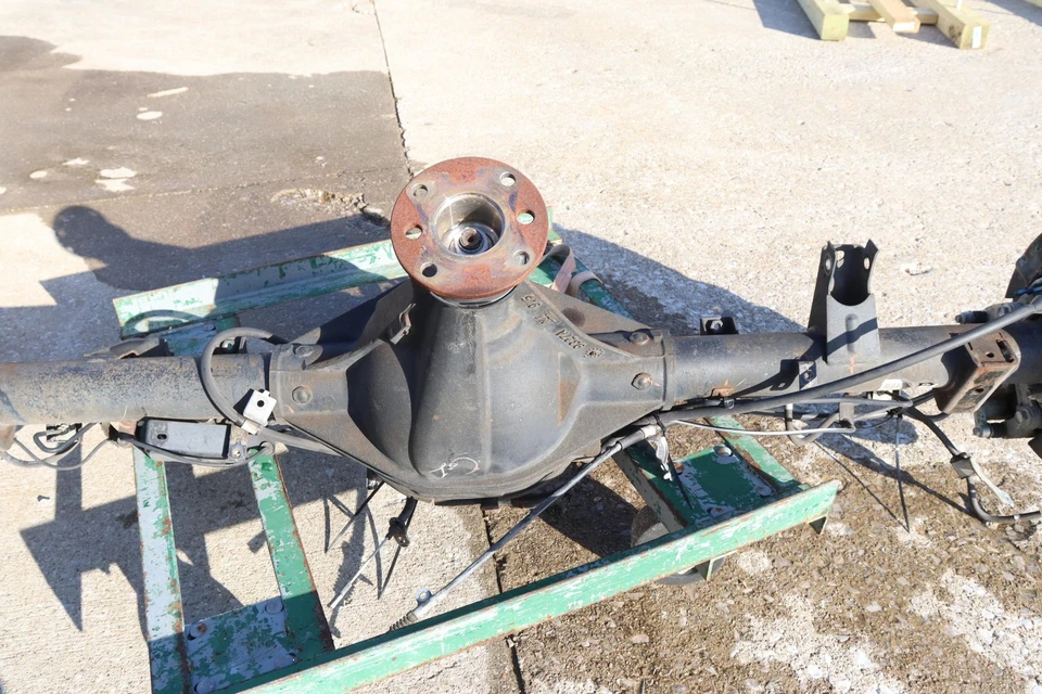 Nissan Titan 2020-2024 5,6 L 4x4 diferencial trasero relación portadora 3,69 OEM Foto 4 de 4