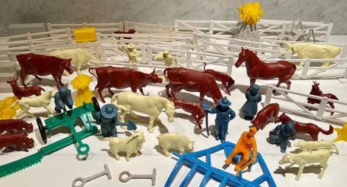 NICE LOT MARX FARM PLAYSET MISC FARM ANIMALS, FENCING ,FIGURES, ETC 1950s & 1960