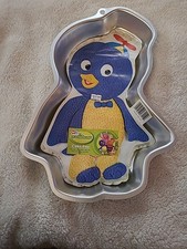 Wilton Nick Jr. The BackYardigans Penguin 1991 Cake Pan 2105-7515