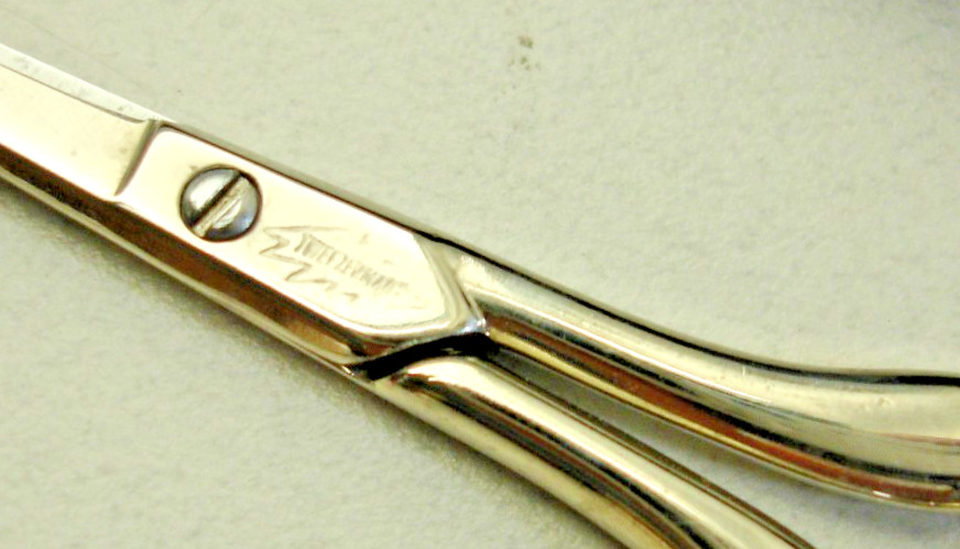 3.5" Italy Facial Hair Safety Pro-Sharpened Salon Trim Scissors w/ Custom Case