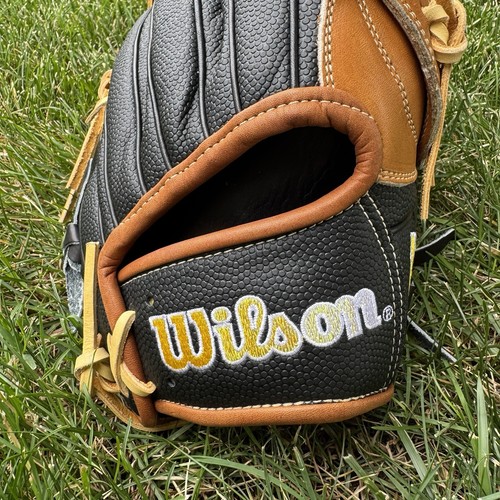 NEW Wilson A2000 1799SS 12.75" SuperSkin Outfield Baseball / Slowpitch Glove RHT - Picture 5 of 7