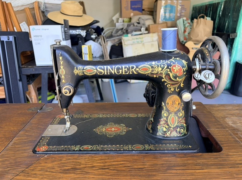 1950s Singer Antiques Sewing