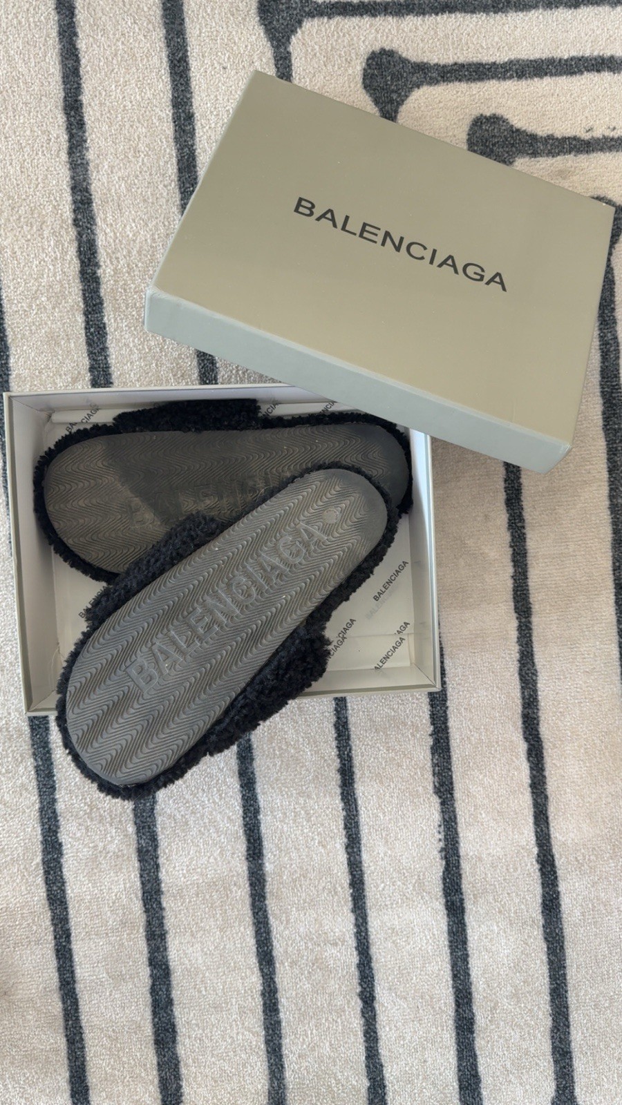 Balenciaga Men's Black Fur Slip-On Slippers Comfort Casual Winter Flat thumbnail 2