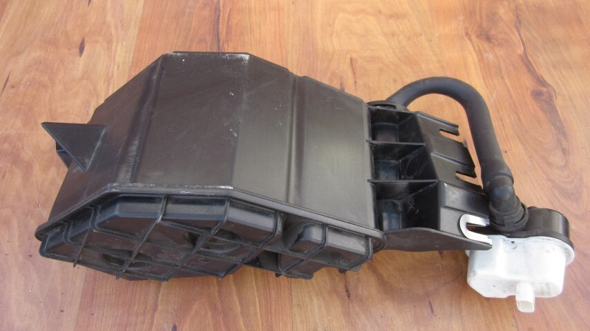 Maserati LEVANTE m161 FUEL VAPOR EVAPORATOR SMOG CANESTER 6700332860
