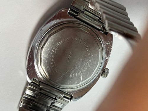 Arios Jump Hour is vintage Swiss manual-winding wristwatch - Picture 6 of 16