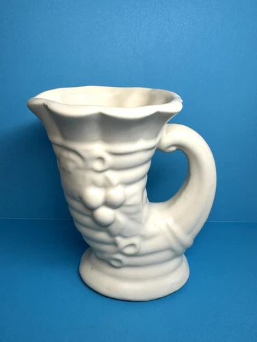 McCoy USA Pottery Cornucopia Vase Vintage Creamy White 5” Tall