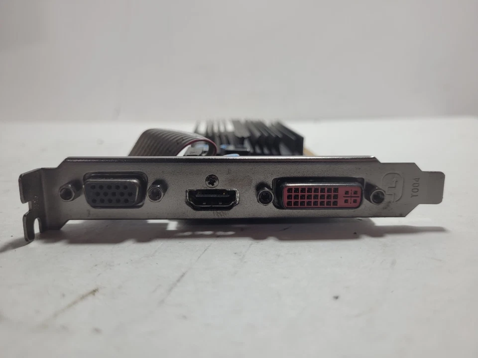 XFX RADEON HD 5450 2GB DDR3 HDMI, DVI, VGA Desktop Graphic Card #0150 - Image 4 of 4