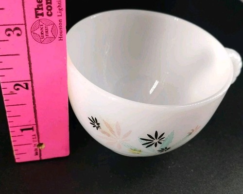 FEDERAL 1950 "Atomic Flowers" MCM White Milk Glass Snack 2 Plates & 2 Cups Vtg - Picture 8 of 10