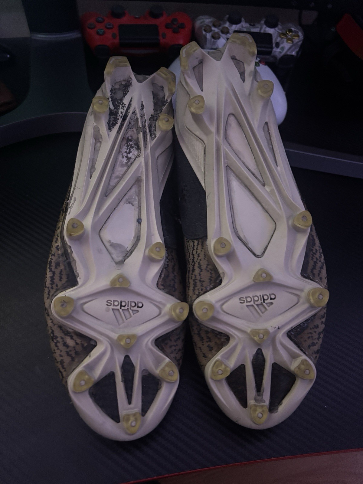 adidas Yeezy AQ6932 Men's Football Cleats White US Size 10 Medium Football thumbnail 7