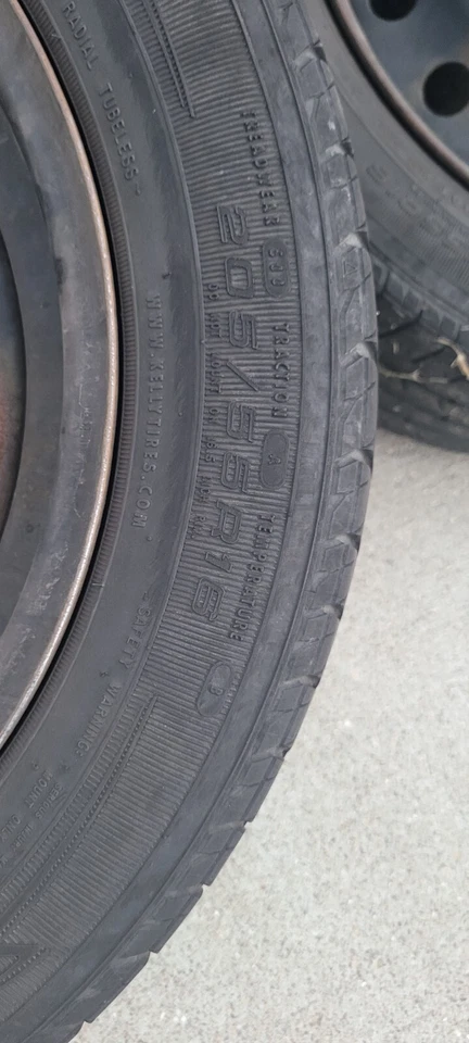 R16/205/55. JUEGO 4 neumáticos y llantas.  Foto 4 de 4