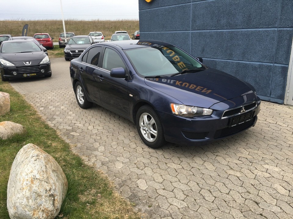 Mitsubishi lancer intense