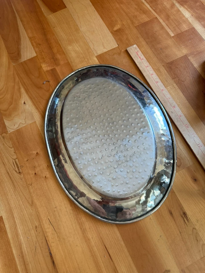 Plato ovalado vintage de plata de níquel inoxidable martillado de los años 80 15" L x 11,5" W Foto 2 de 3