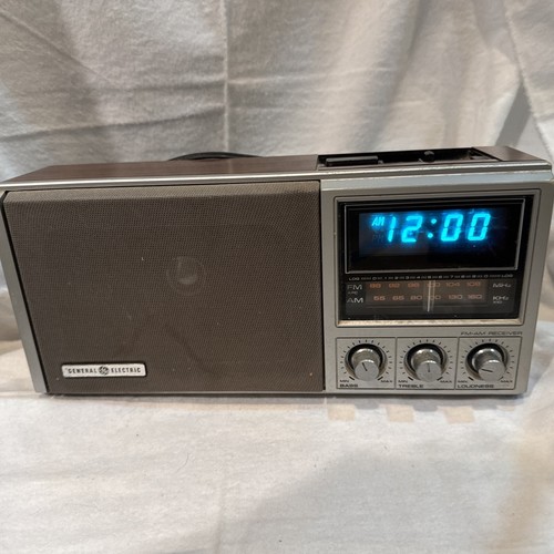 Vintage General Electric AM FM clock radio Model 7-4691A Radio Tested Working