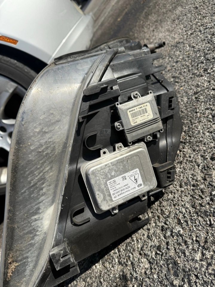 08-10 BMW E60 528i 535i 550i M5 Faros Dinámicos Xenón HID Genuinos OEM Par L&R Foto 2 de 4