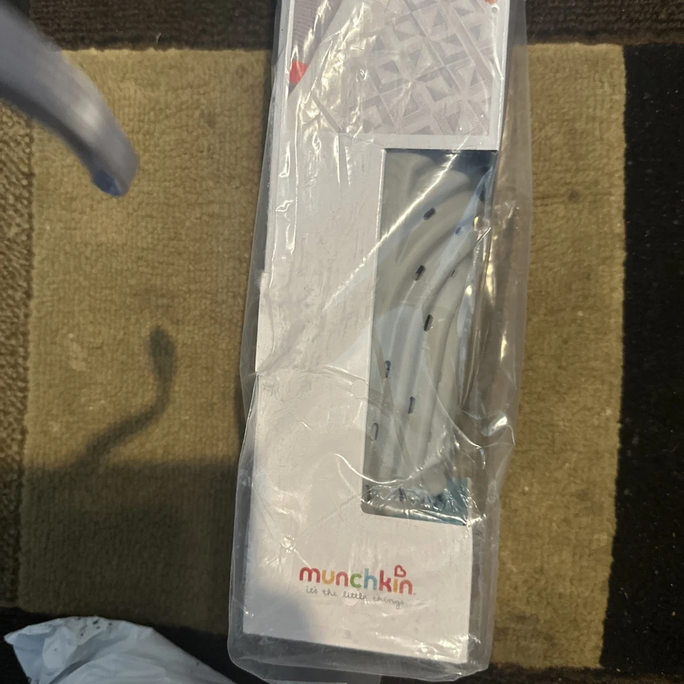 Alfombra de baño para bañera Munchkin Soft Spot, 36x17 pulgadas (paquete de 1), gris  Foto 4 de 4