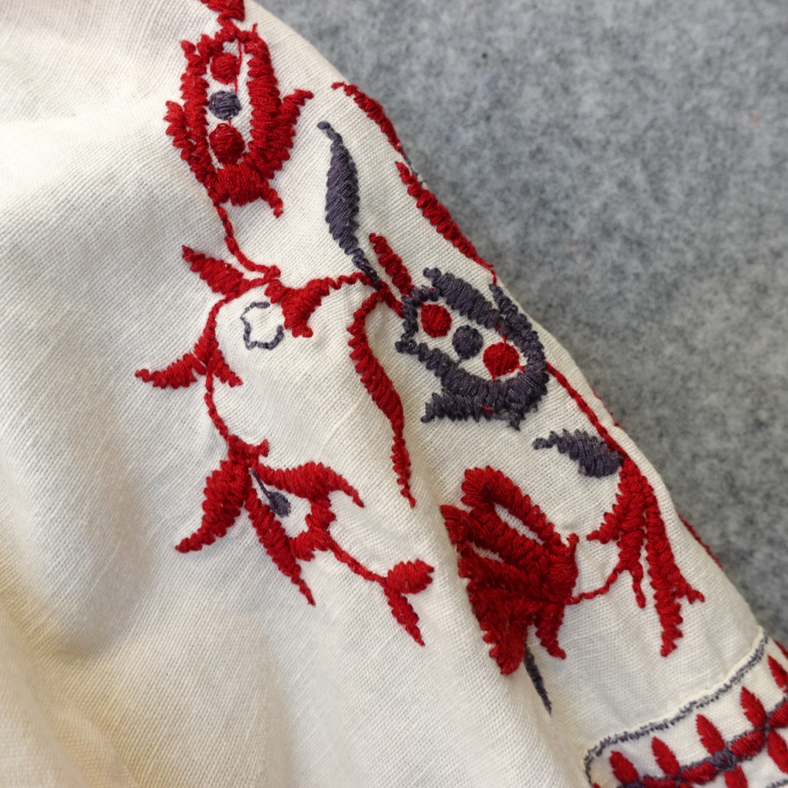 Peasant Linen Blouse Womens MEDIUM Cream Red Floral Embroidered Boho Folk ZARA thumbnail 7