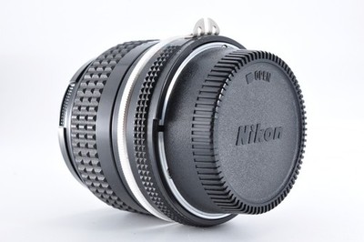 Nikon Ai Nikkor 28mm F/3.5 MF Wide Angle Lens From Japan [Near