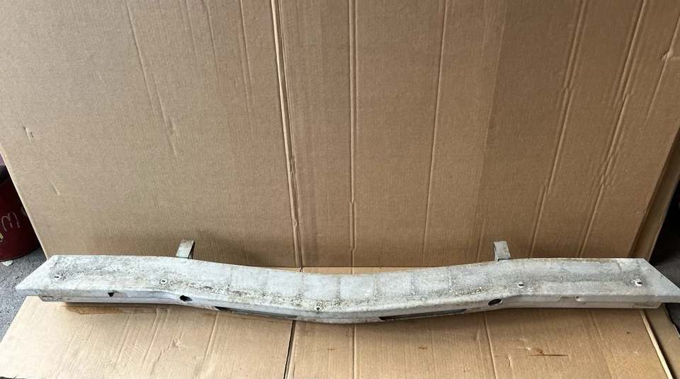 PARAGOLPES DELANTERO LINCOLN CONTINENTAL 74-79 refuerzo 1974-1979 OEM Foto 2 de 4