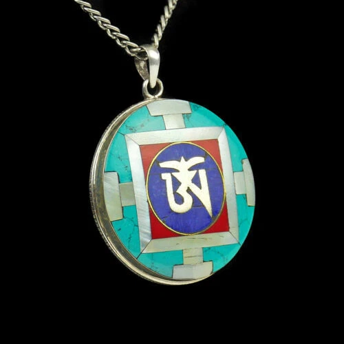 Collane e pendagli di lusso in argento con pietra principale corallo