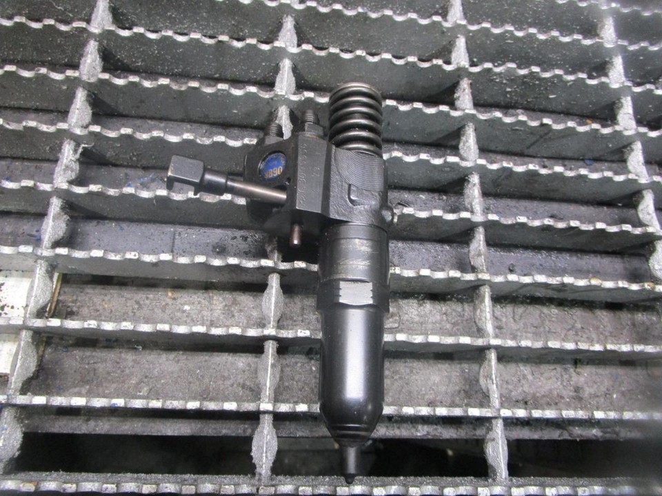 USED Detroit 6V92 Diesel Engine Fuel Injectors Sold Individually Part ...