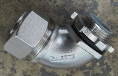   CALBRITE 90° LIQUID-TIGHT CONNECTOR 3/4'' CONDUIT 316 STAINLESS S60700FC90