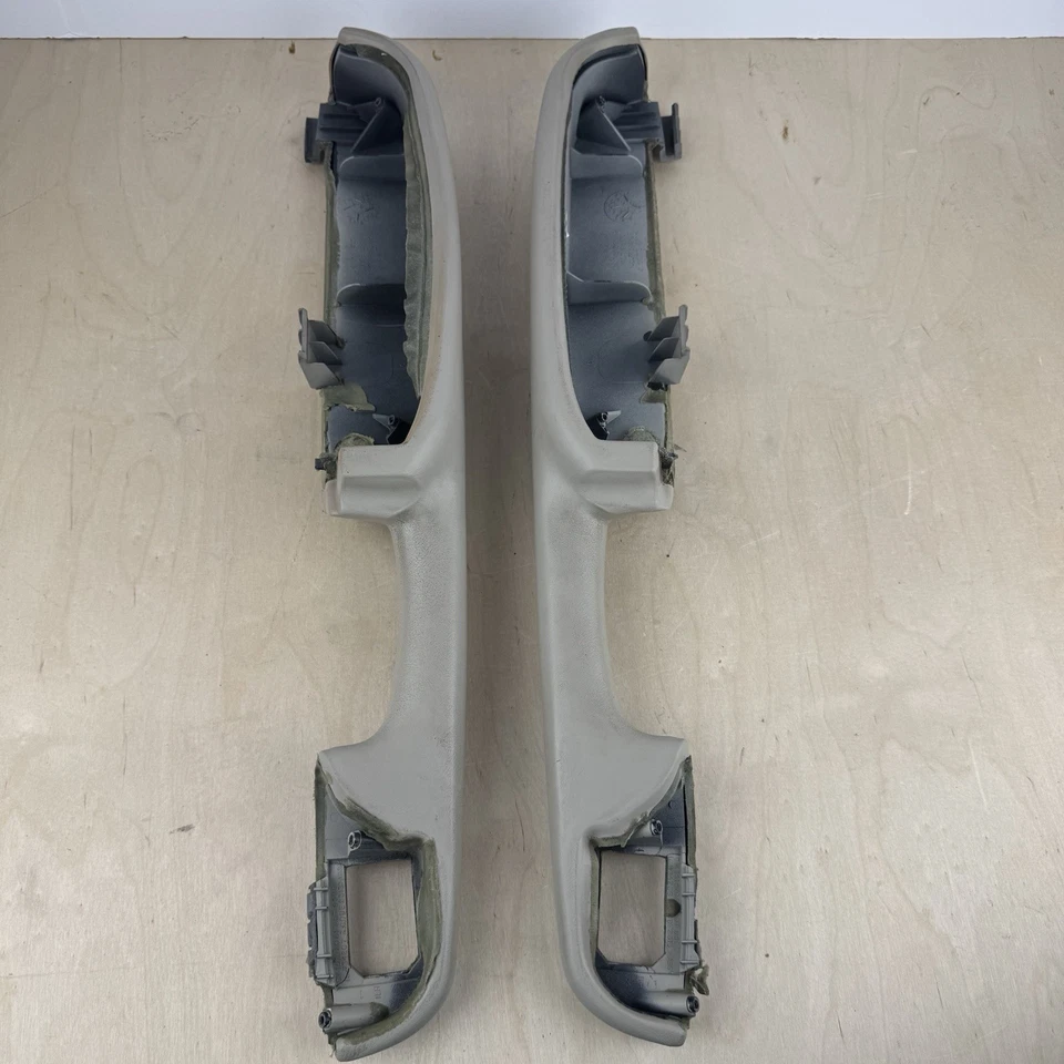 2000-2006 Escalade Tahoe Yukon RH LH Rear Arm Rest Door Pull Handle Pair OEM TAN - Image 4 of 4