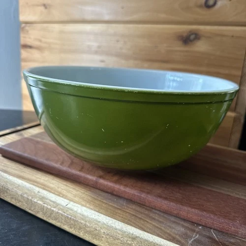 Vintage Large Olive Green Retro Pyrex Round Mixing Bowl Oven Ware