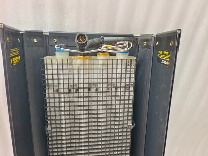 KINO FLO LIGHtTING SYSTEM FIX - 4804 / FIX - 2404 SERIES  4-BANK LIGHT - Image 3 of 4