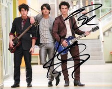 Nick Jonas & Kevin Jonas Signed Autograph 8x10 Photo - Jonas Brothers The Album
