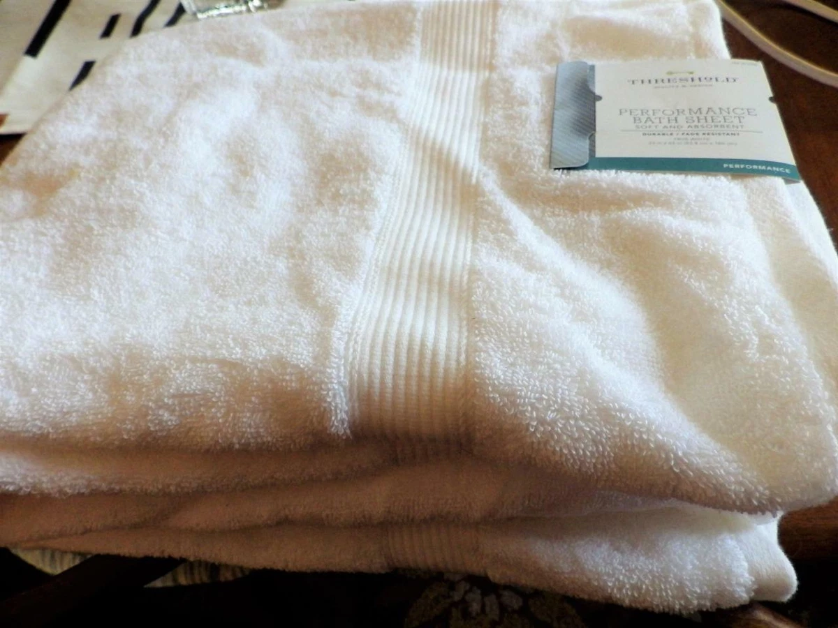 Performance Bath Towel - Threshold