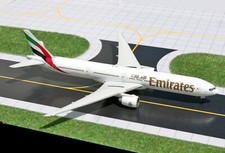 Emirates Boeing 777-300ER A6-ECG Gemini Jets GJUAE895 Scale 1:400 RARE