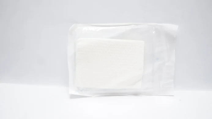 *100* Cardinal Health Convertors Polylined Towel Sterile 3520 17"x22"