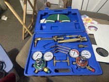 Oxygen/Acetylene Gas Welding Cutting Torch Kit w/ Regulators Hoses Tips Case